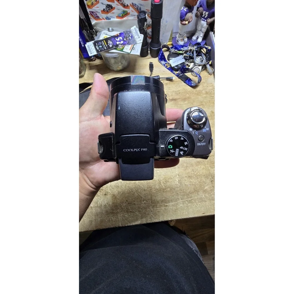 Nikon Coolpix P80 Digital Bridge Camera CCD Sensor 18x Zoom